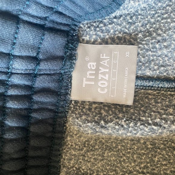 TNA Ink Navy Cozy Fleece Boyfriend Sweatpant Size XS - Picture 4 of 4